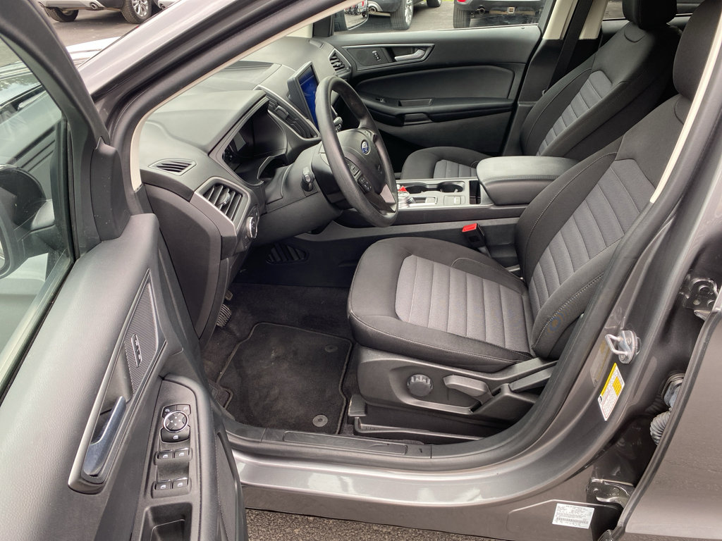 Certified 2022 Ford Edge SE w/ Black Appearance Package image 9