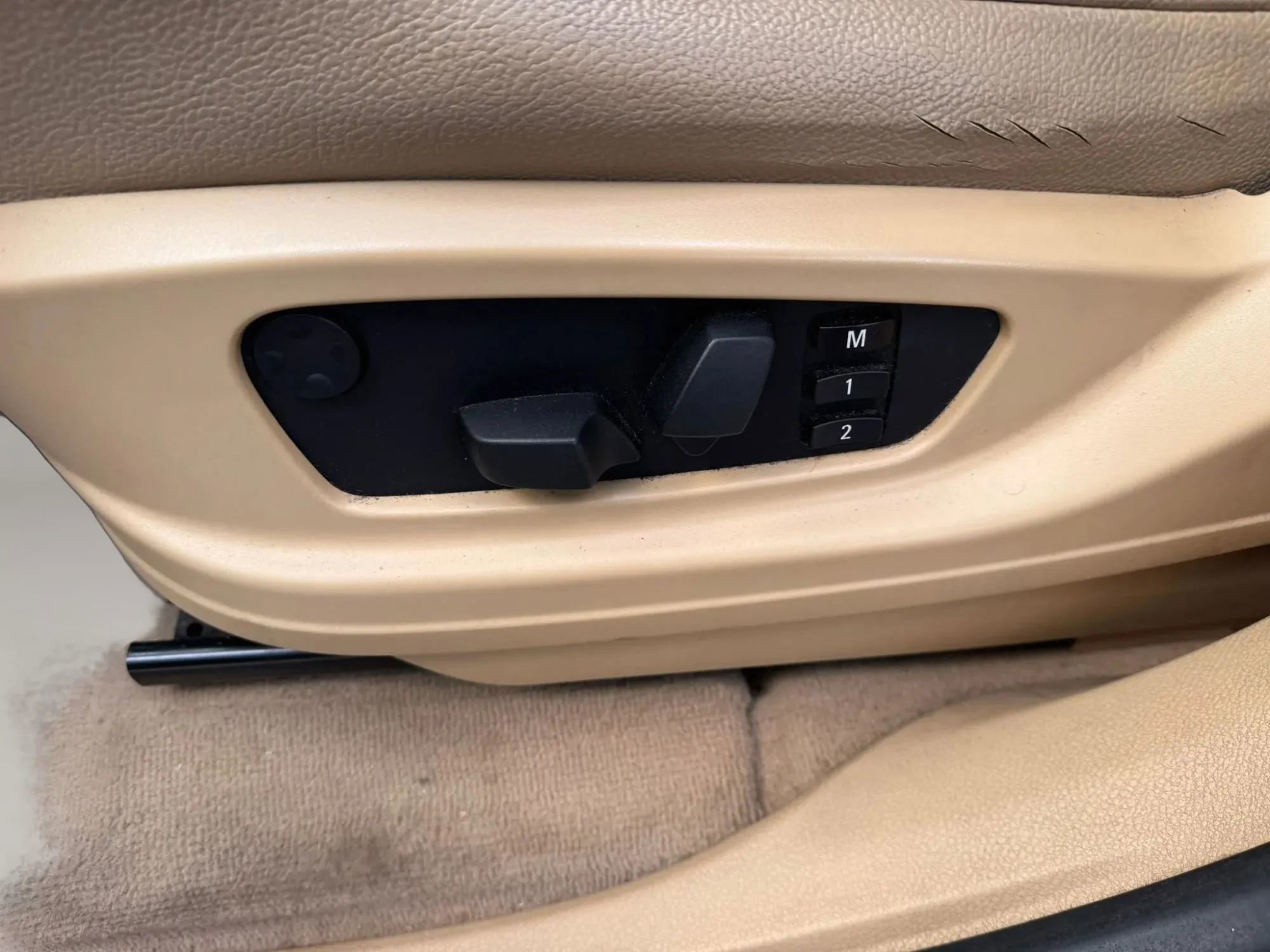 Used 2011 BMW X5 xDrive35d image 21