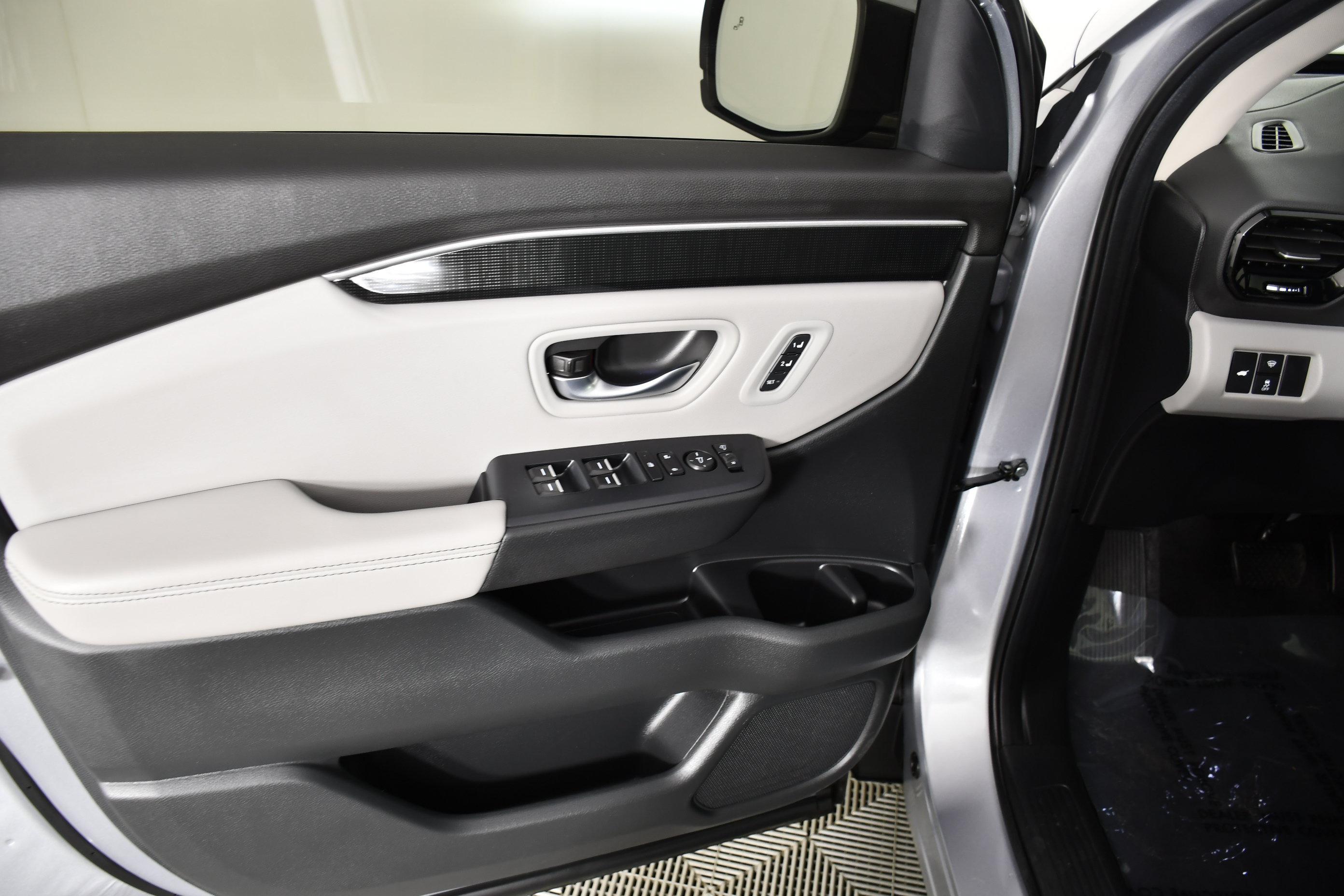Certified 2025 Honda Pilot Elite image 37
