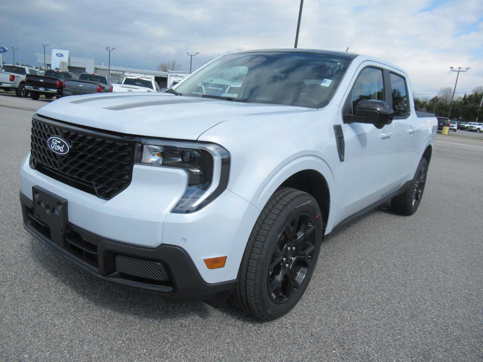 New 2026 Ford Maverick Lariat w/ Black Appearance Package AWD/4WD image 1