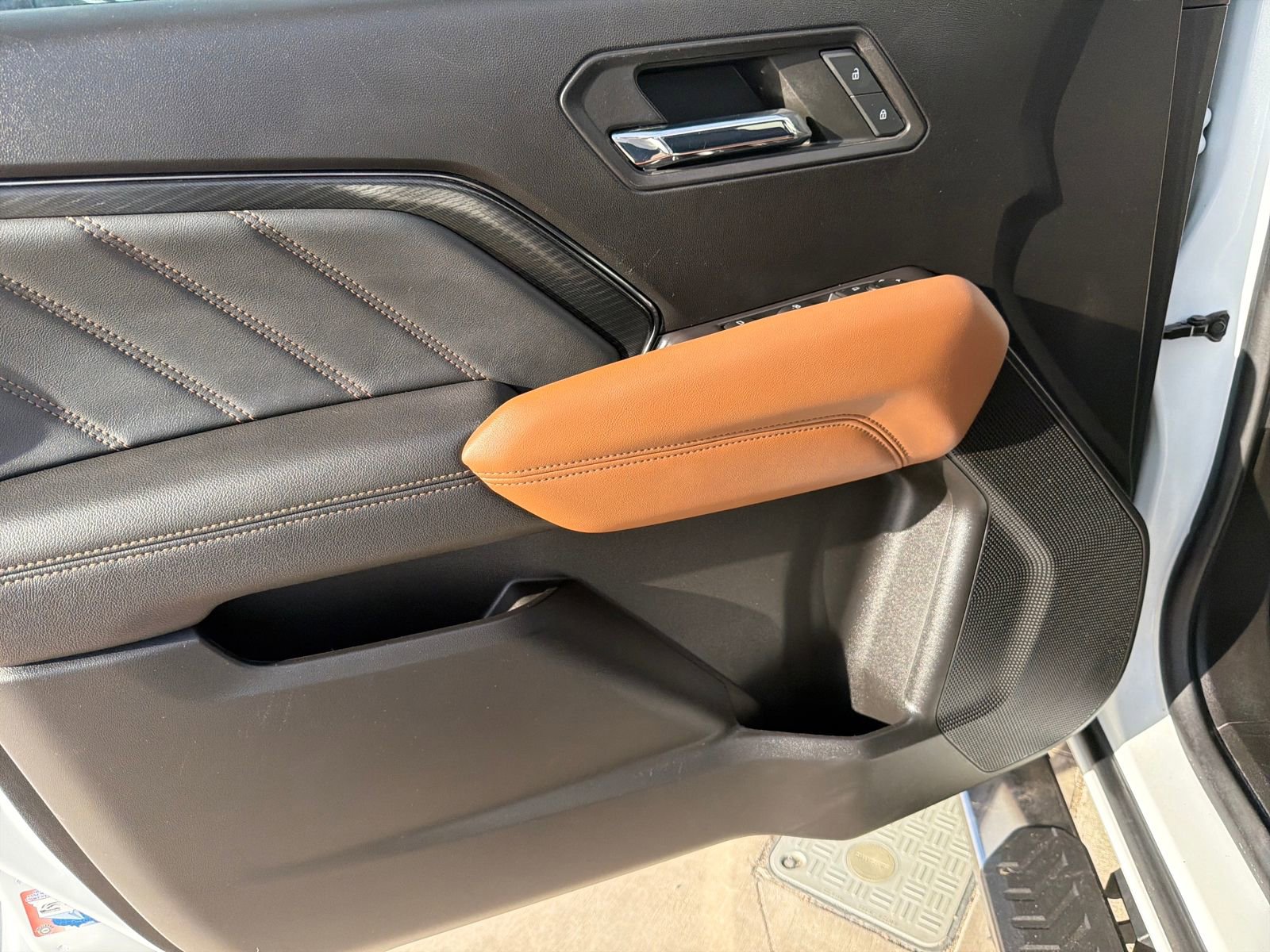 Used 2023 GMC Canyon AT4 image 15