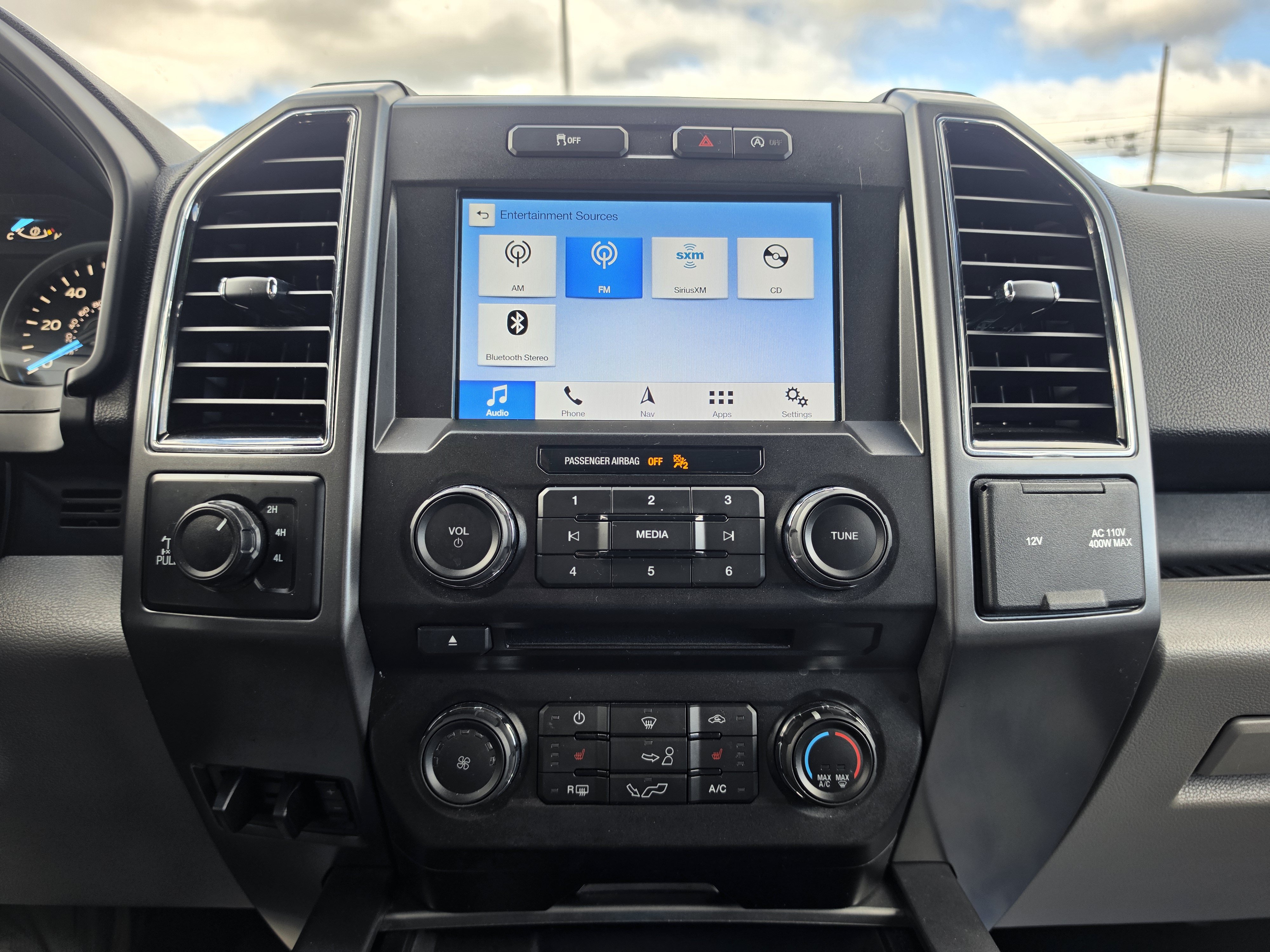 Used 2018 Ford F150 XLT w/ Equipment Group 302A Luxury AWD/4WD image 27