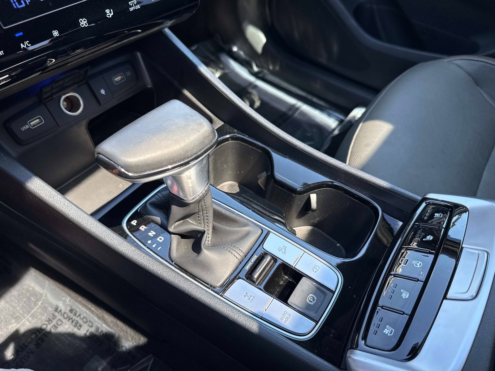 Used 2023 Hyundai Santa Cruz Limited w/ Cargo Package image 24