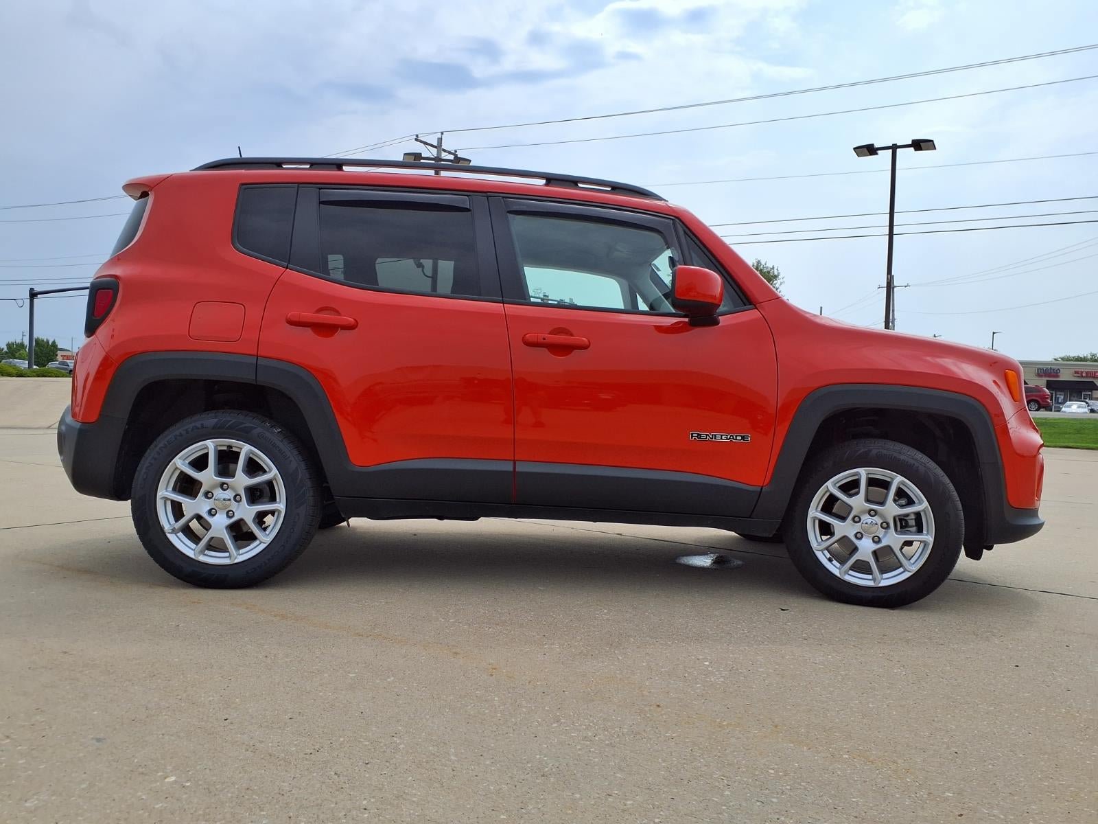 Certified 2019 Jeep Renegade Latitude w/ Cold Weather Group AWD/4WD image 31