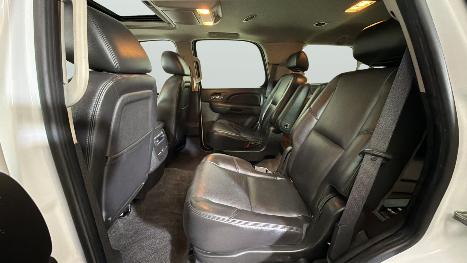 Used 2010 Chevrolet Tahoe LTZ AWD/4WD image 32
