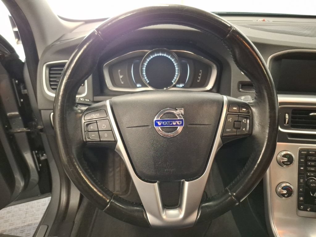 Used 2018 Volvo S60 T5 Inscription AWD/4WD image 17