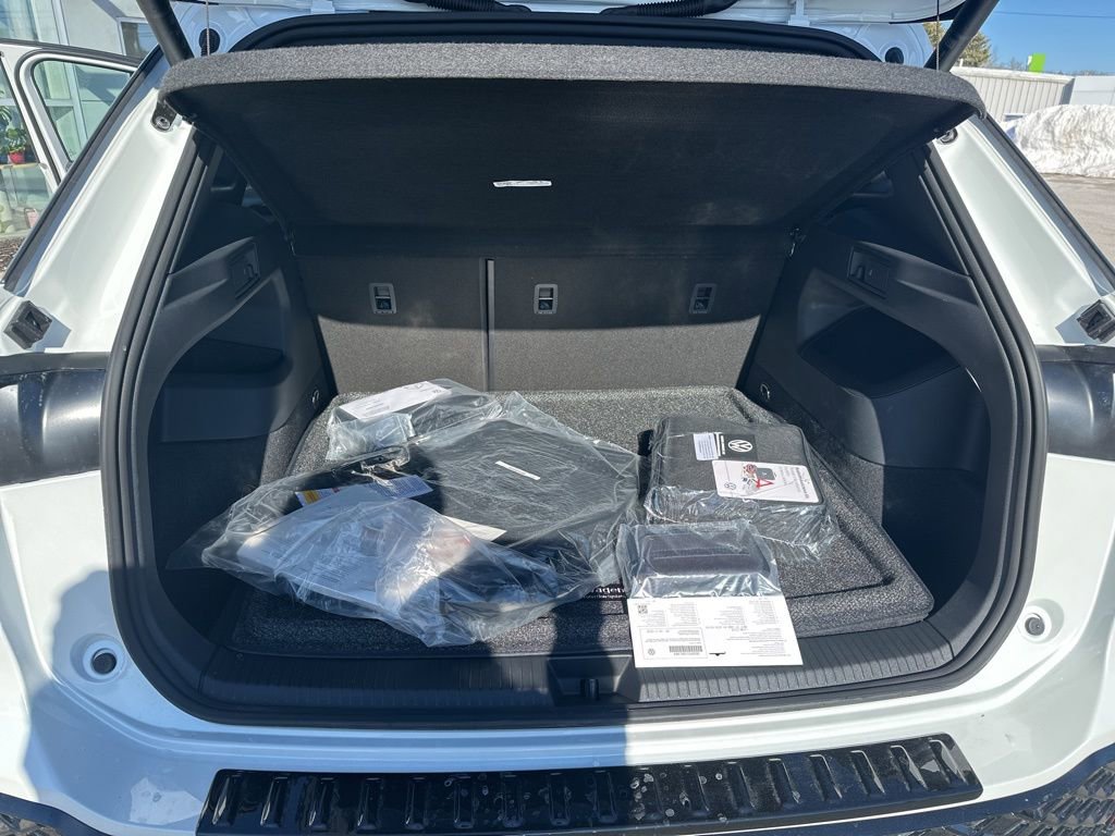 New 2026 Volkswagen Tiguan SEL R-Line image 23