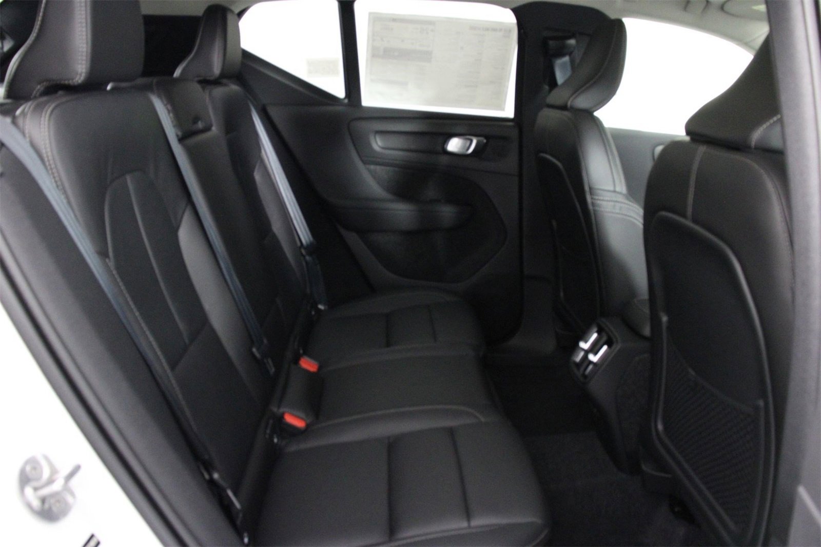 New 2026 Volvo XC40 B5 Ultra w/ Climate Package image 11