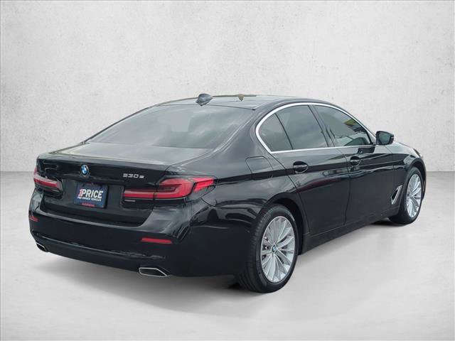 Used 2021 BMW 530e w/ Premium Package image 5