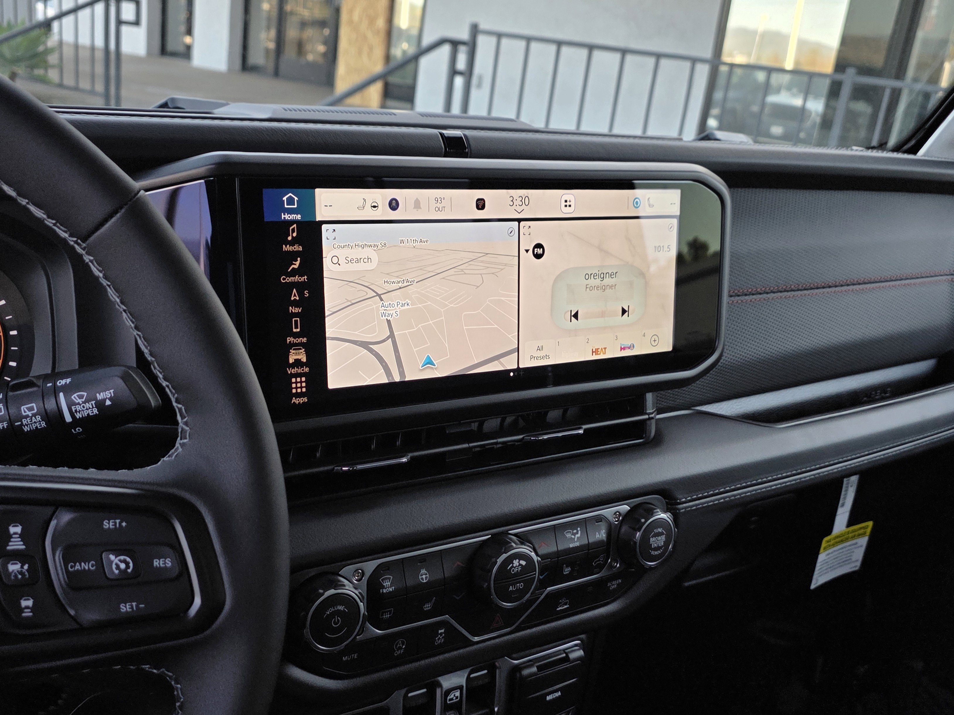 New 2026 Jeep Wrangler Unlimited Rubicon w/ Technology Group AWD/4WD image 16