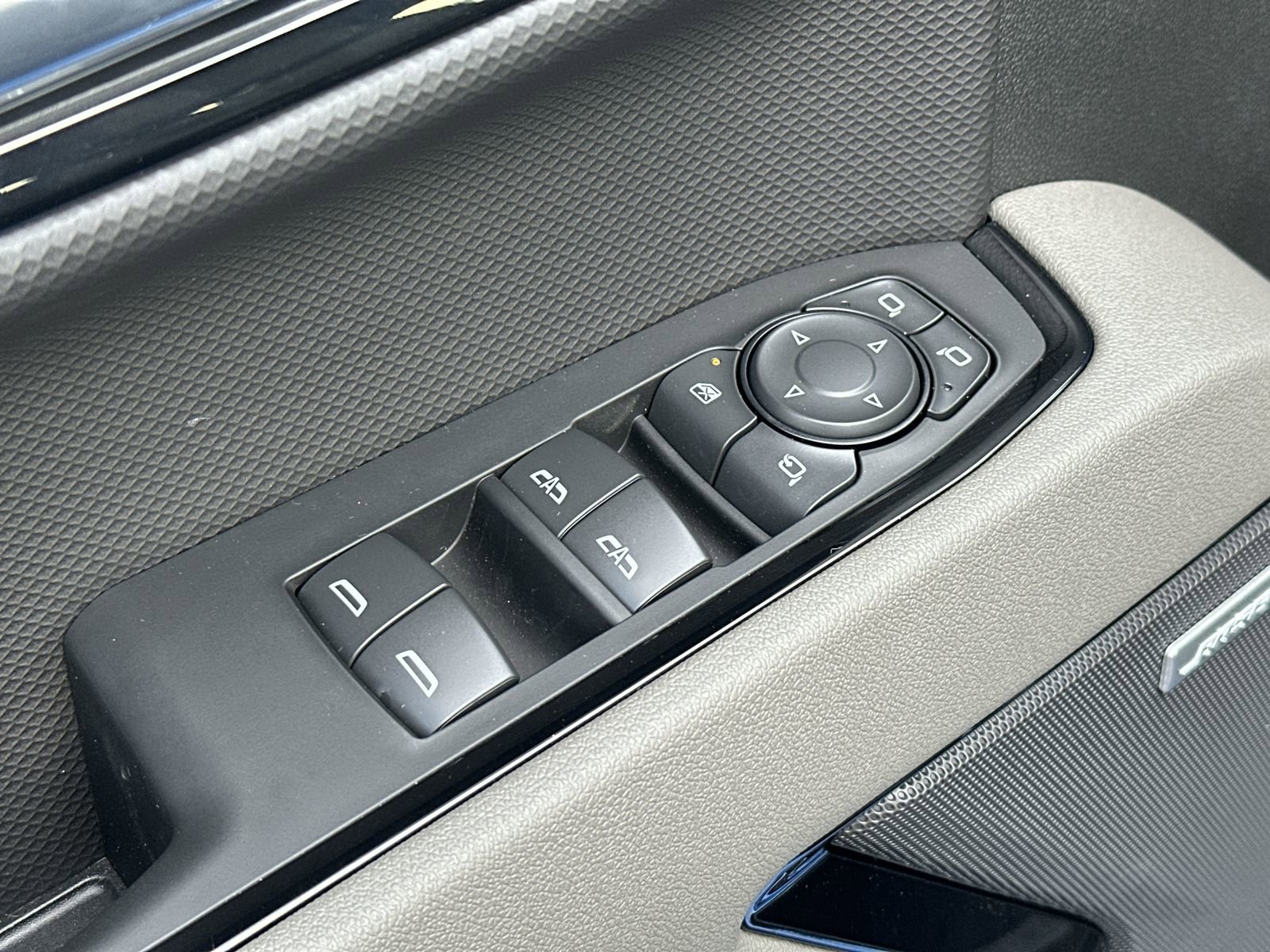 Certified 2025 Chevrolet Silverado 1500 ZR2 w/ Technology Package image 15