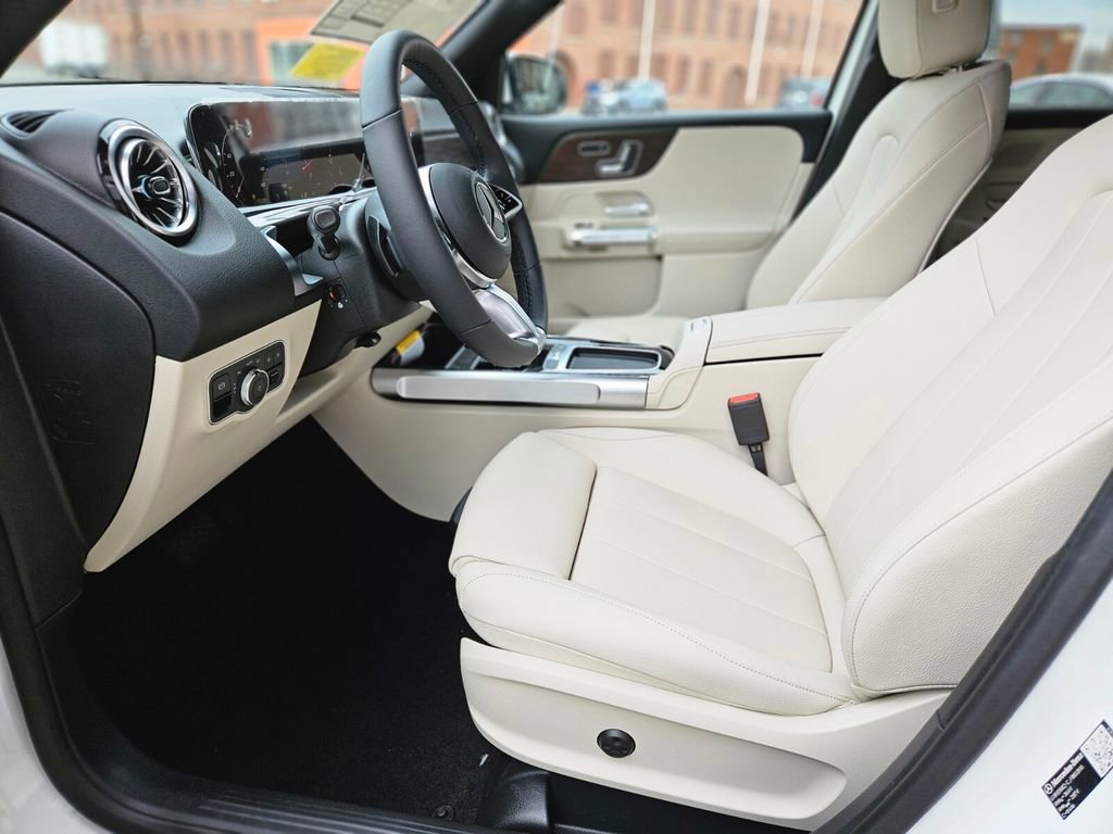 New 2026 Mercedes-Benz GLB 250 4MATIC image 19