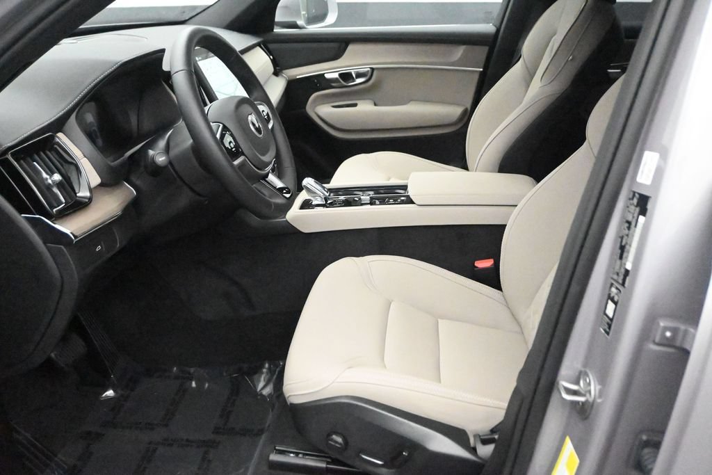 New 2026 Volvo XC90 B6 Plus w/ Protection Package Premier AWD/4WD image 11