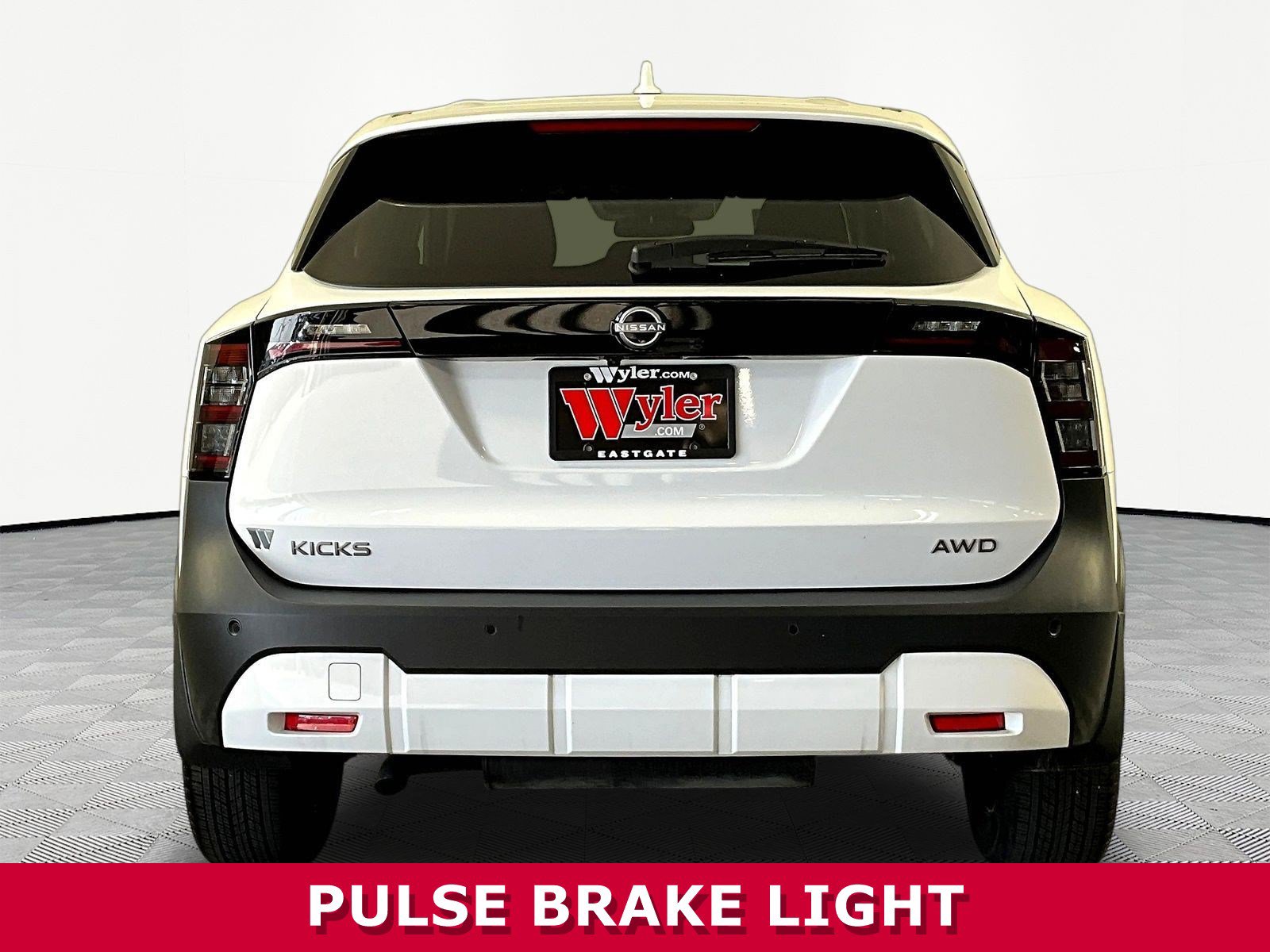 Certified 2025 Nissan Kicks SV AWD/4WD image 5