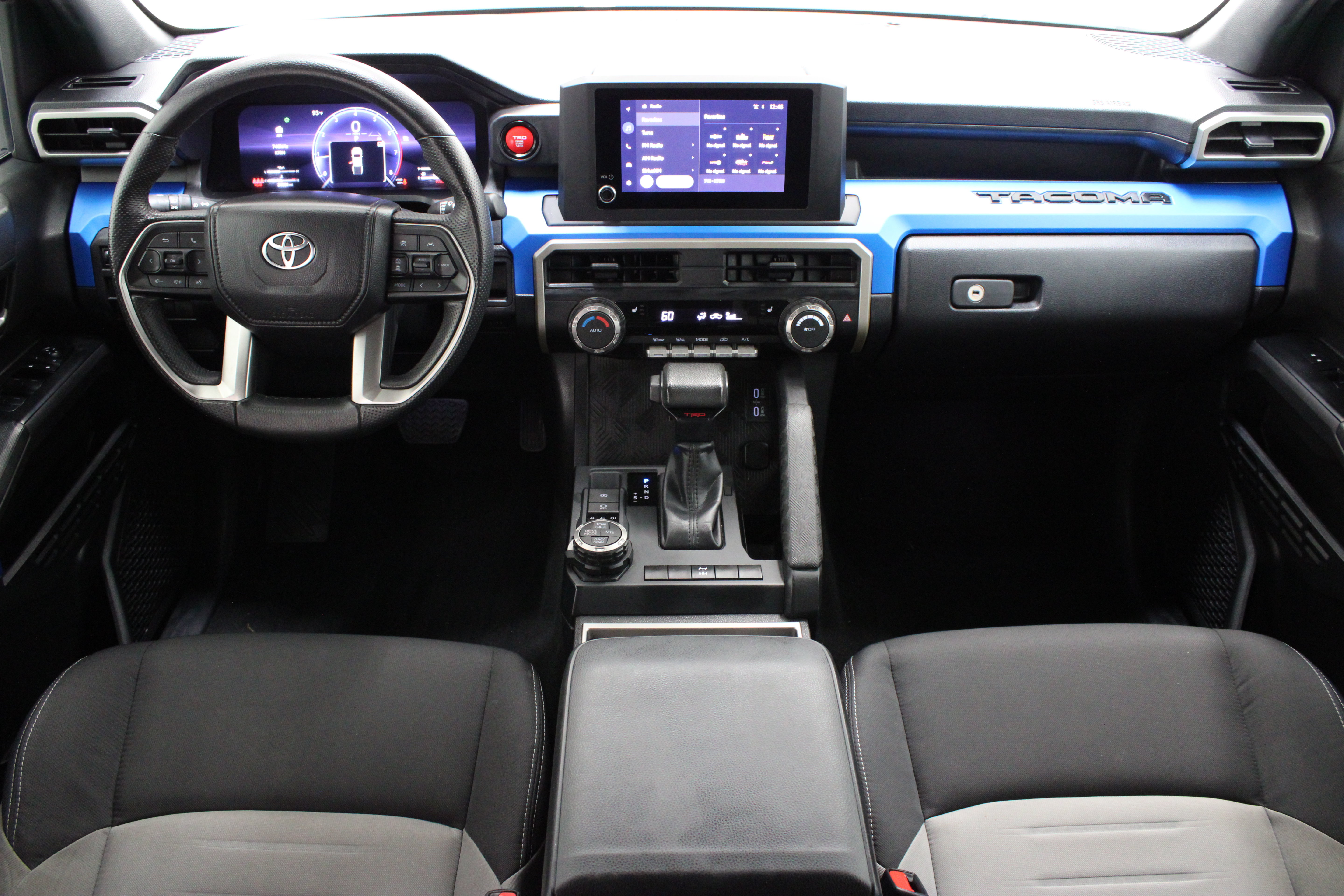 Used 2025 Toyota Tacoma TRD Off-Road AWD/4WD image 29
