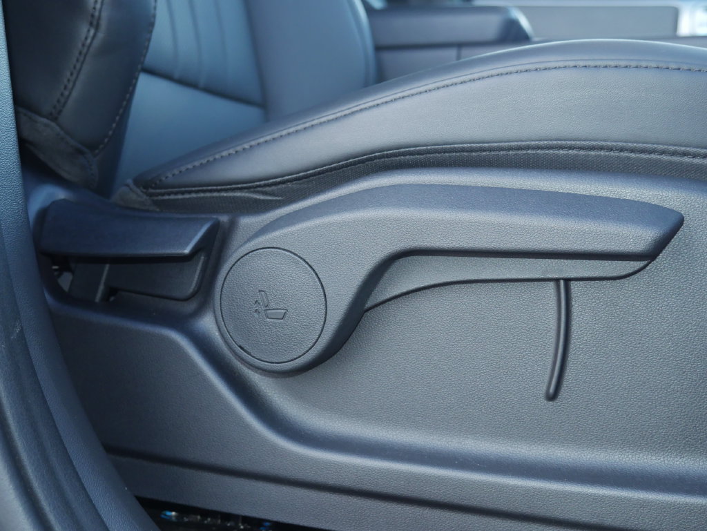 Used 2025 Hyundai Santa Fe SEL AWD/4WD image 25
