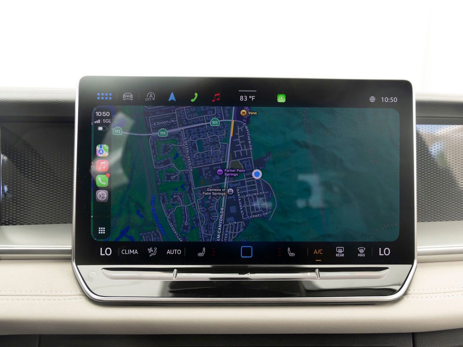 Used 2025 Volkswagen Tiguan SE image 17