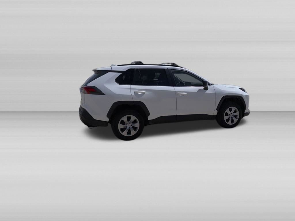 Used 2021 Toyota RAV4 LE FWD image 5