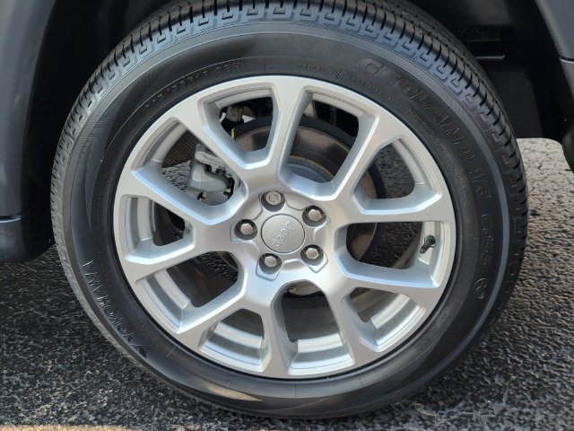 Used 2023 Jeep Compass Latitude AWD/4WD image 35