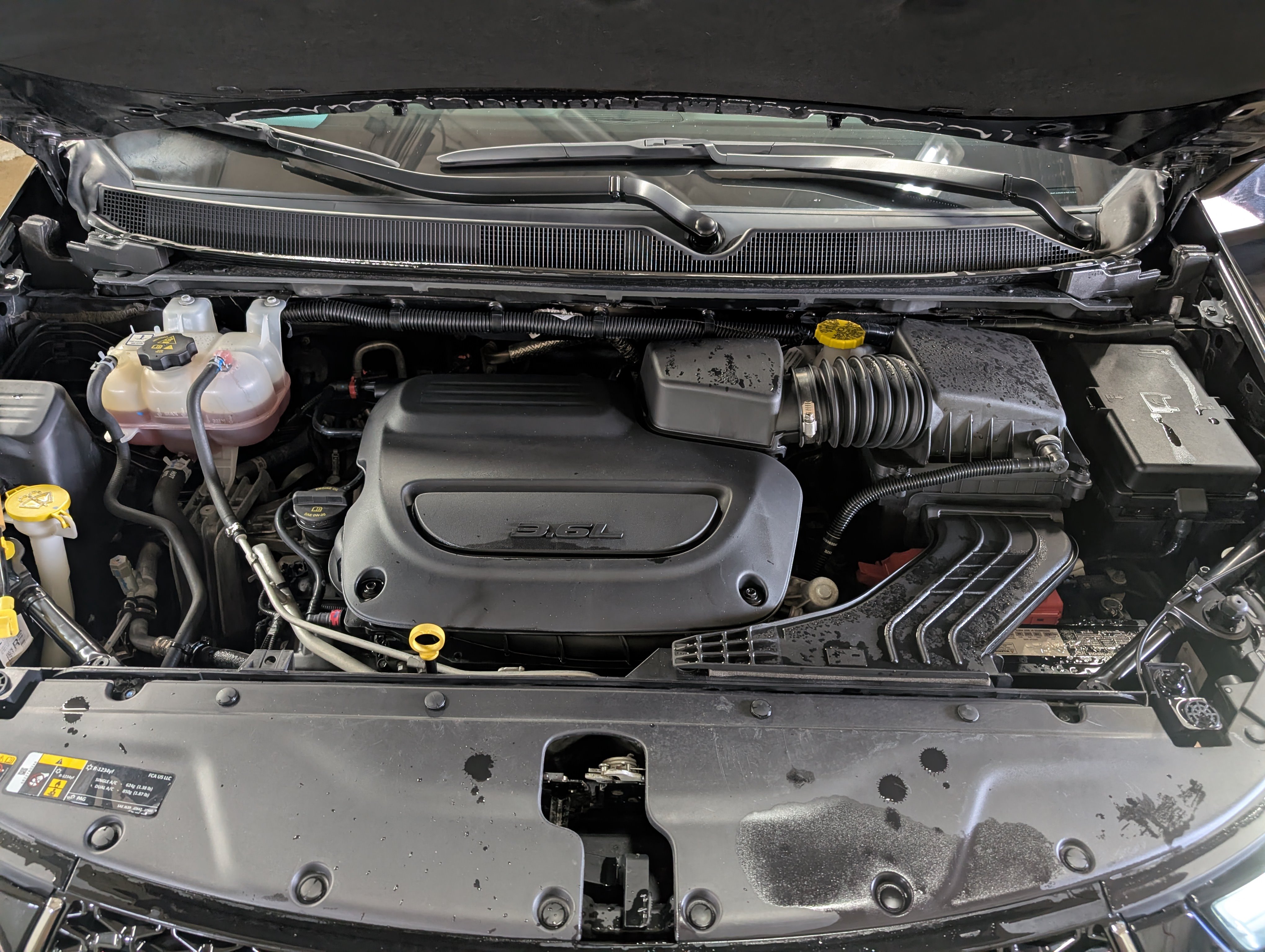 Used 2024 Chrysler Pacifica Touring-L FWD image 4