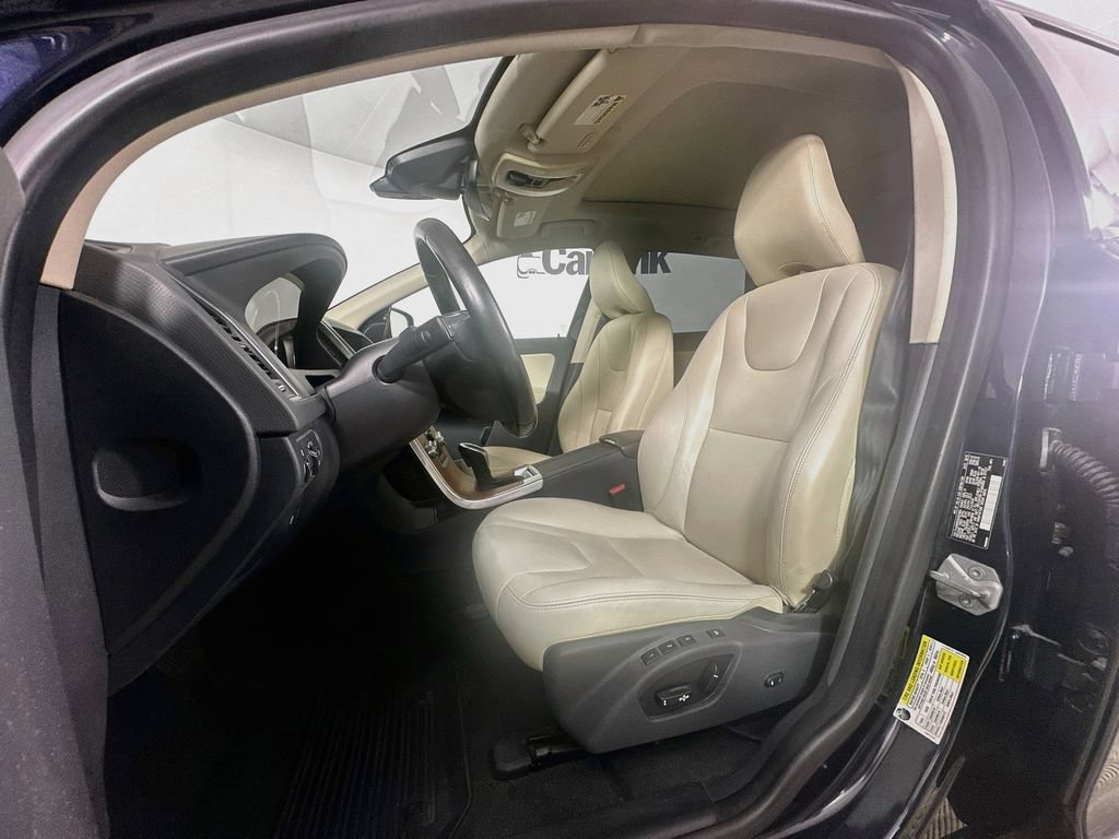 Used 2017 Volvo XC60 T5 Inscription w/ Preferred Option Package AWD/4WD image 24