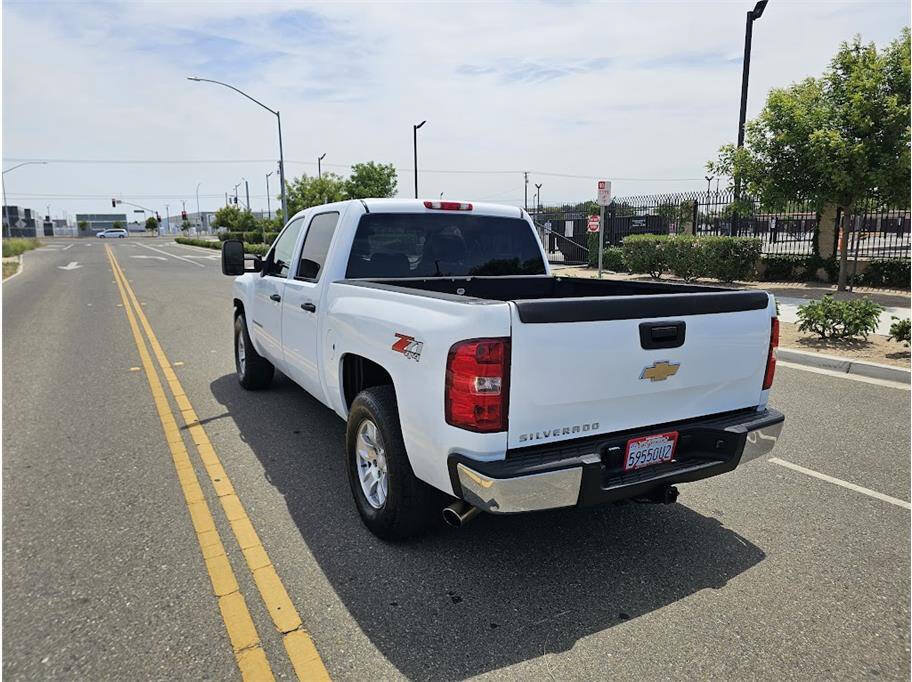 Used 2008 Chevrolet Silverado 1500 LT w/ Suspension Package, Off-Road AWD/4WD image 6