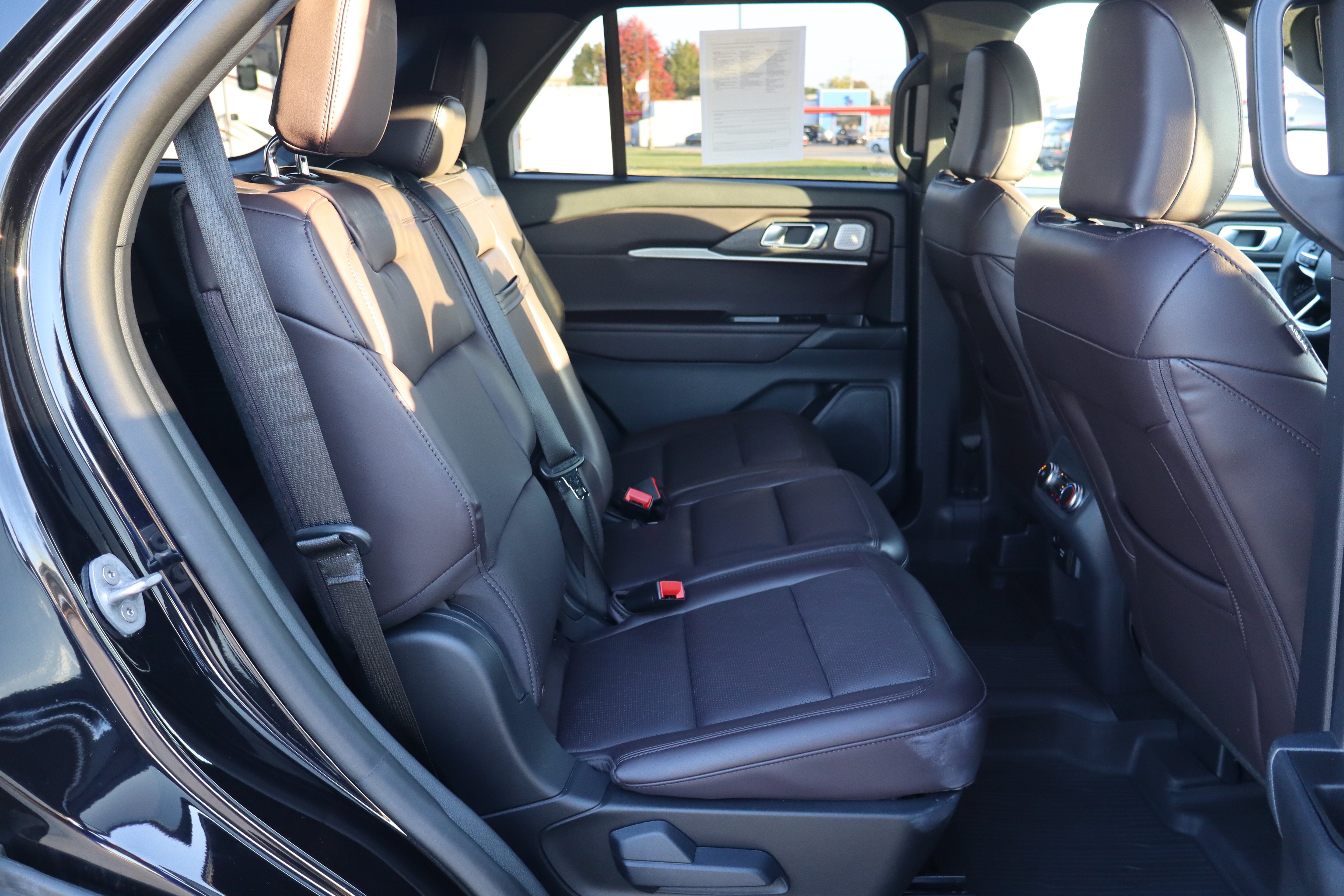 Used 2026 Ford Explorer Platinum AWD/4WD image 13