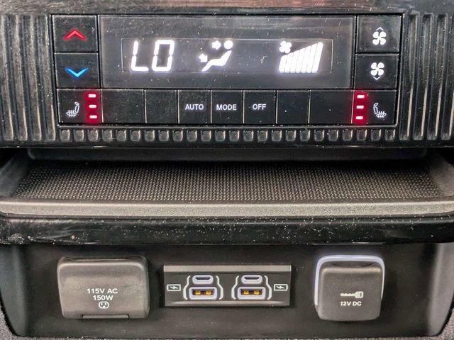 Used 2023 Jeep Wagoneer Series II image 14