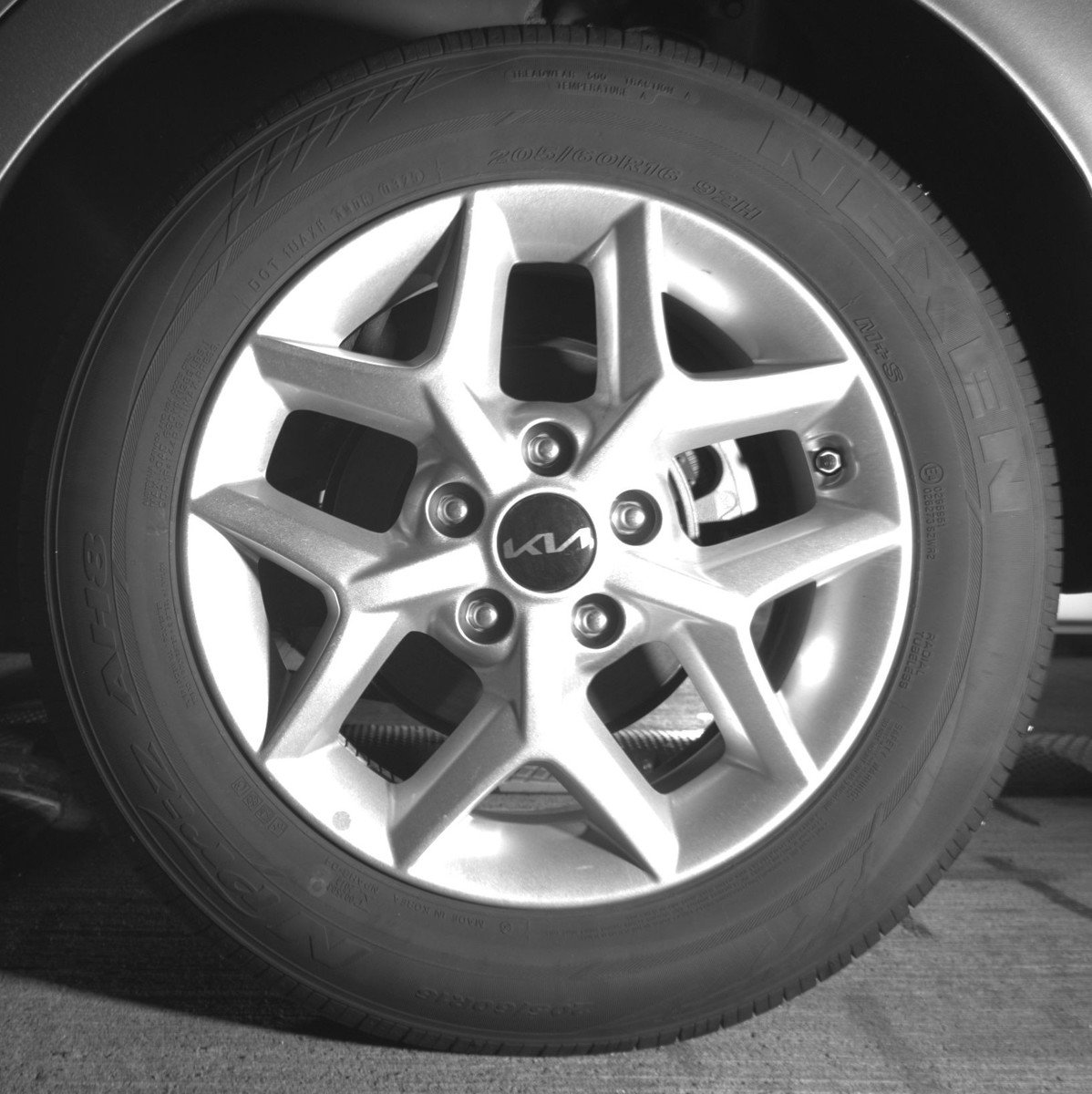 Used 2025 Kia Soul LX w/ LX Technology Package FWD image 14