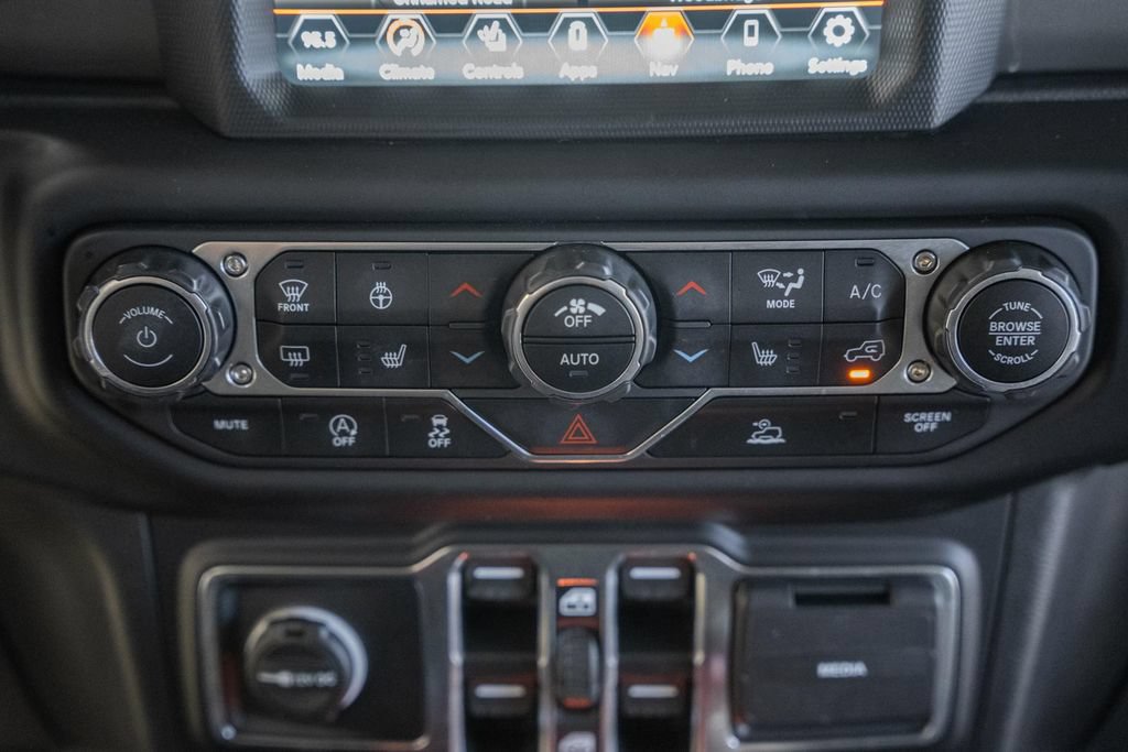Certified 2022 Jeep Gladiator Sport AWD/4WD image 23