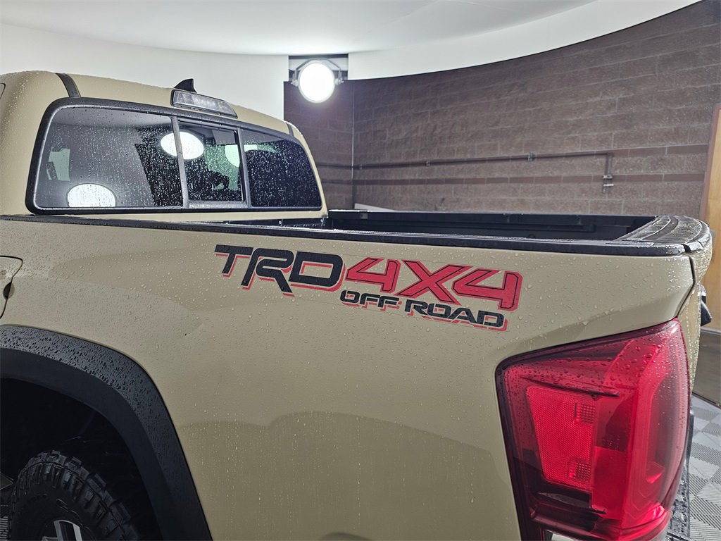 Used 2016 Toyota Tacoma TRD Off-Road image 19
