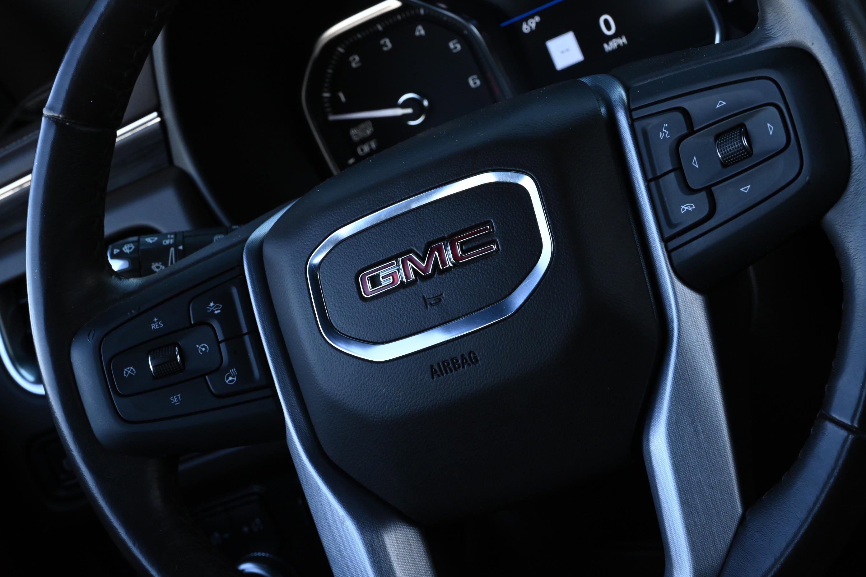 Used 2021 GMC Yukon SLT w/ SLT Premium Package image 37