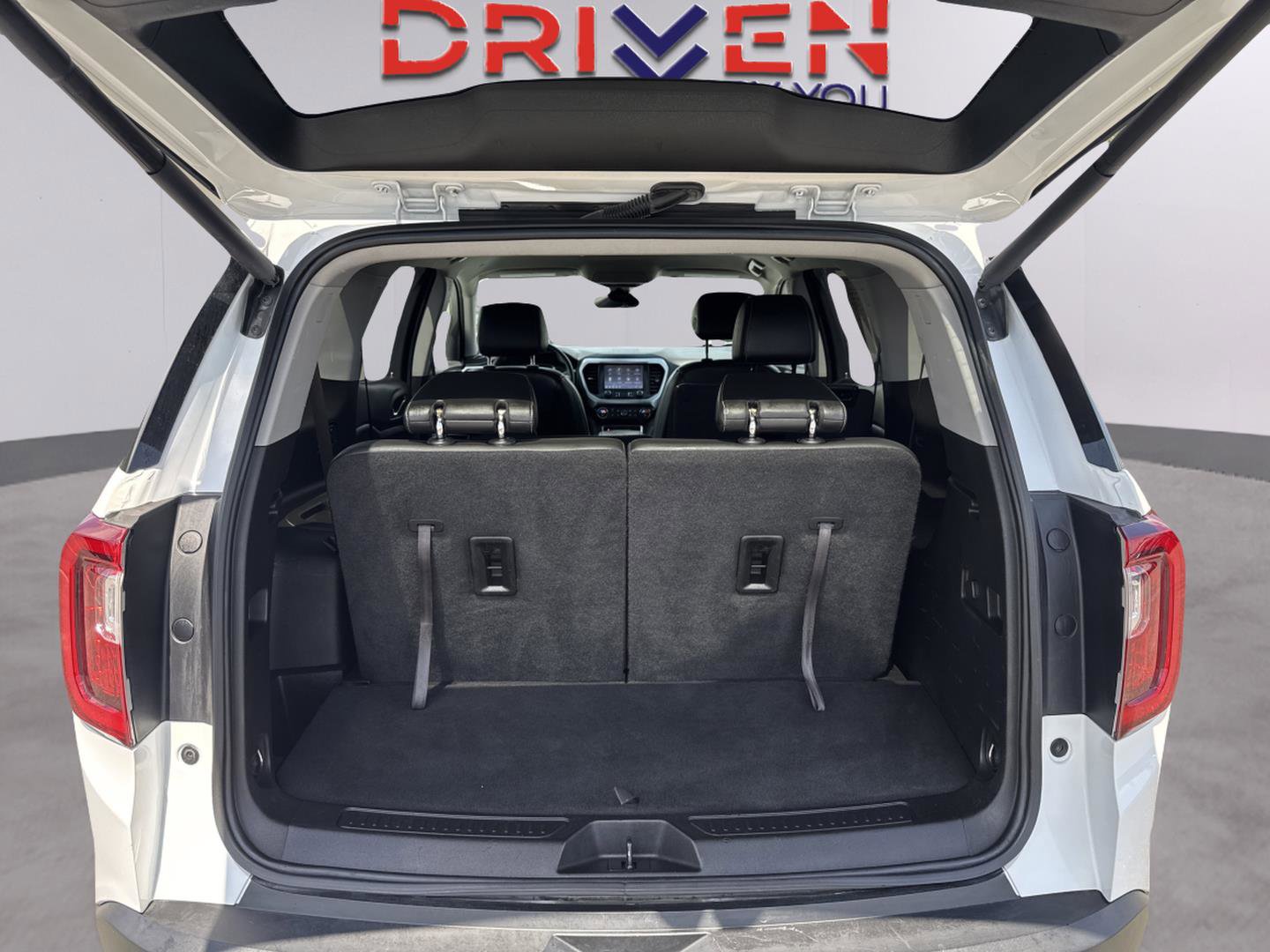 Used 2023 GMC Acadia SLT AWD/4WD image 35