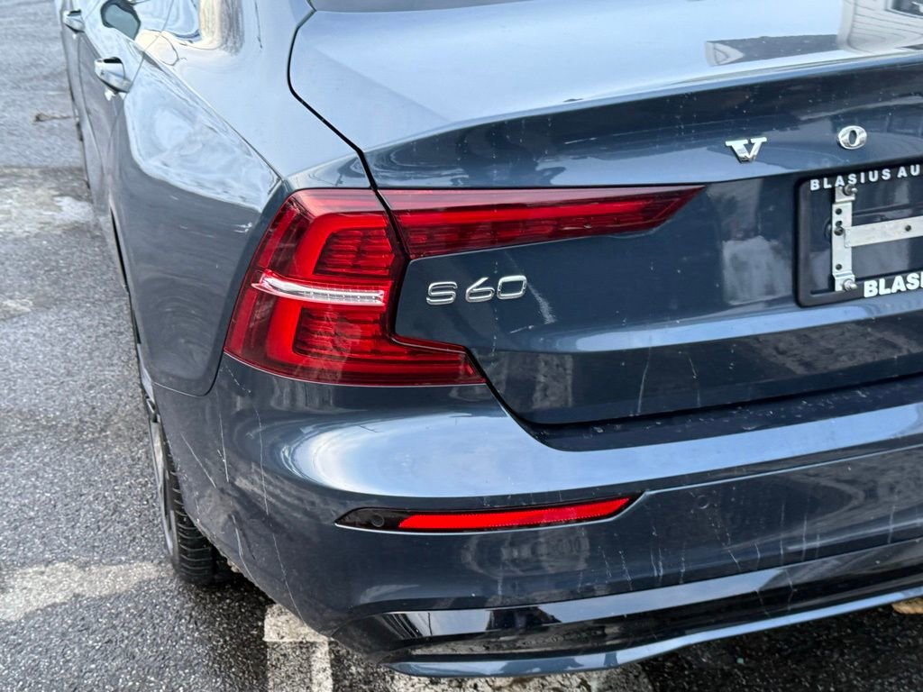 Used 2025 Volvo S60 B5 Core image 12