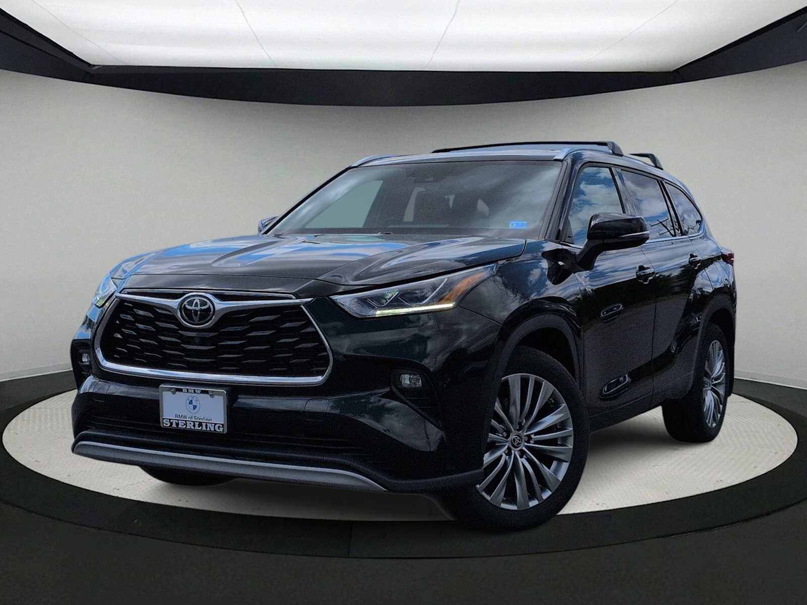 Used 2022 Toyota Highlander Platinum AWD/4WD image 1