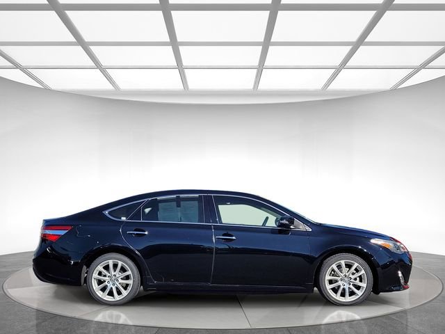 Used 2013 Toyota Avalon XLE Touring FWD image 3