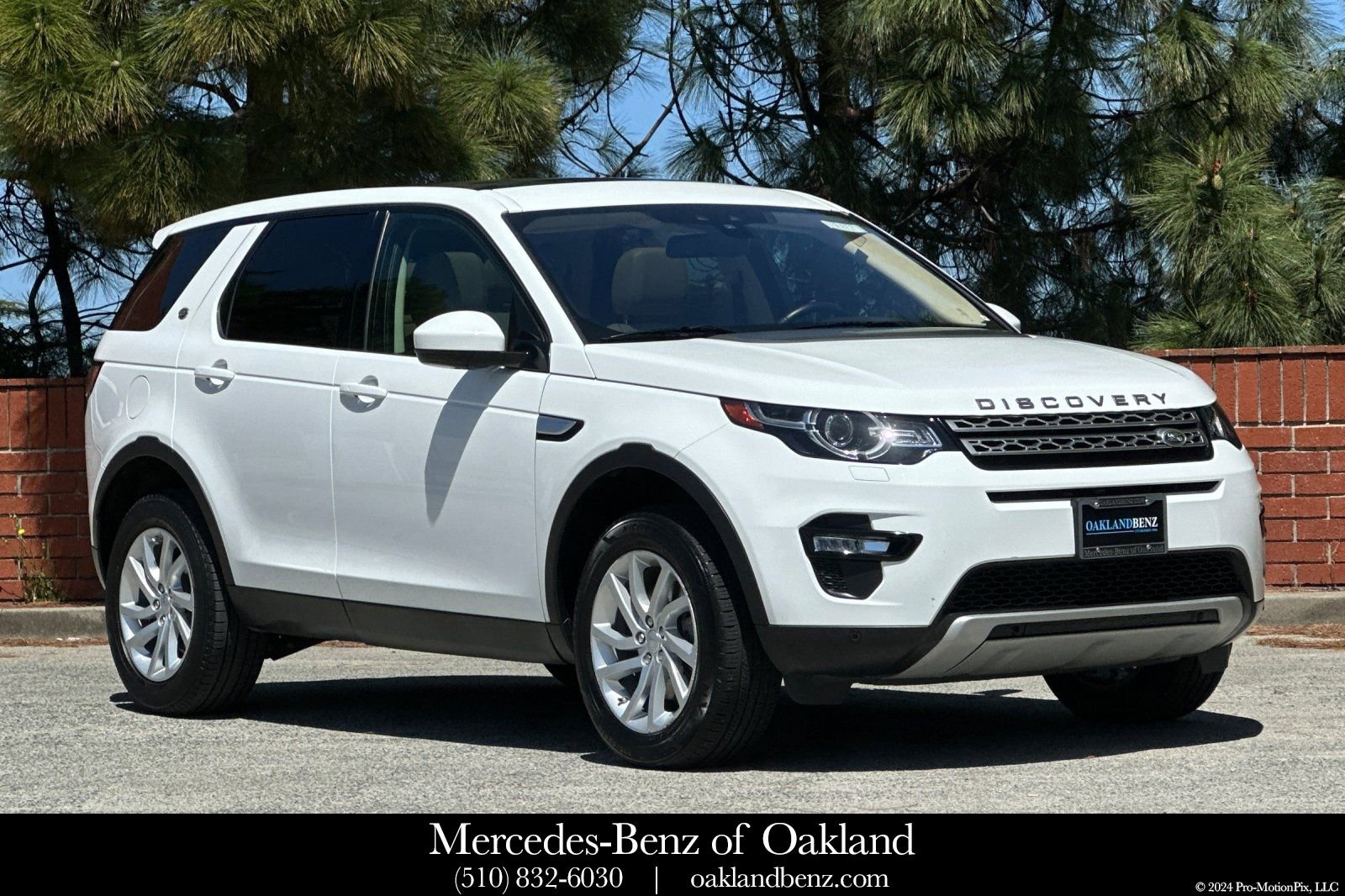 Used 2019 Land Rover Discovery Sport HSE image 1