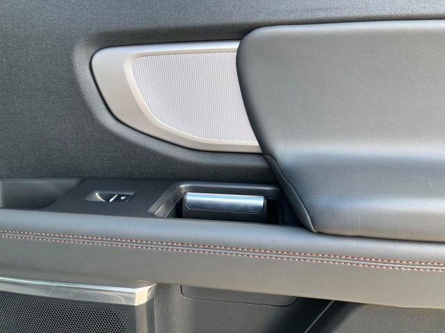 Used 2025 Ford Expedition Active image 20