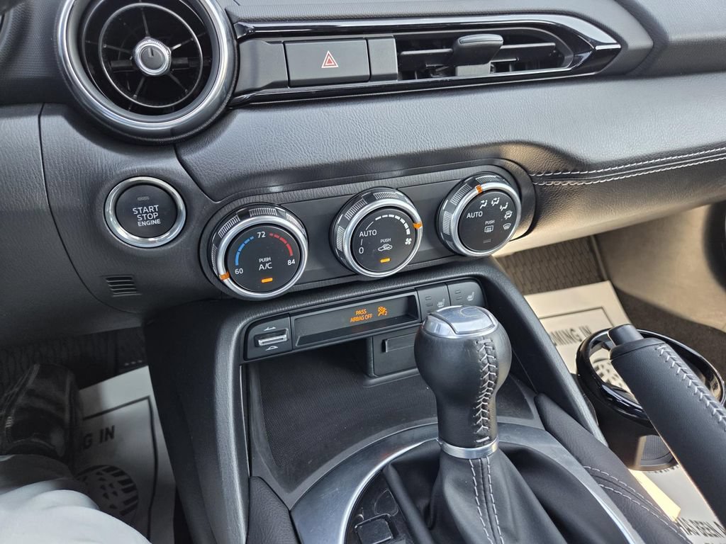 Used 2024 MAZDA MX-5 Miata RF Grand Touring RWD image 16