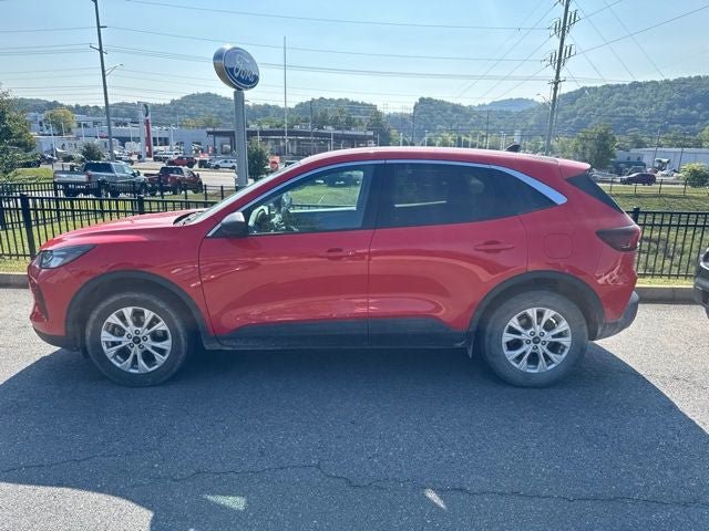 Used 2024 Ford Escape Active AWD/4WD image 17