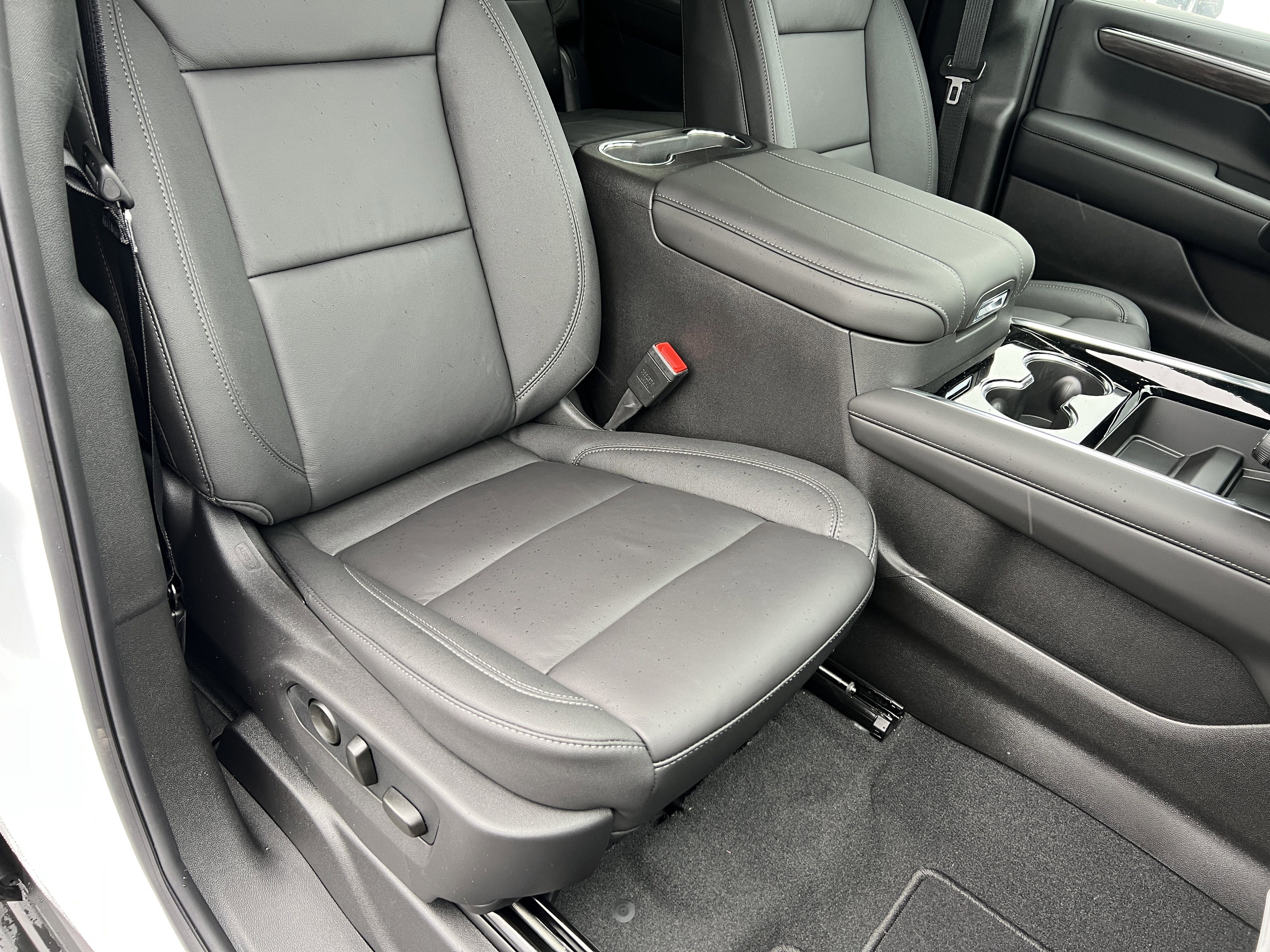 New 2026 Chevrolet Suburban LT w/ Comfort Package AWD/4WD image 26