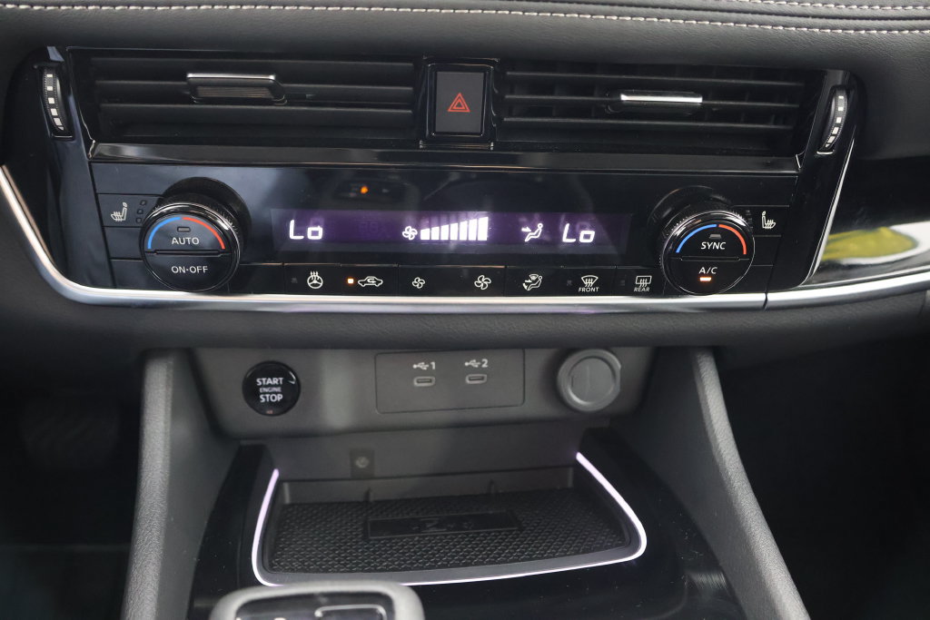 Used 2025 Nissan Rogue SL FWD image 15