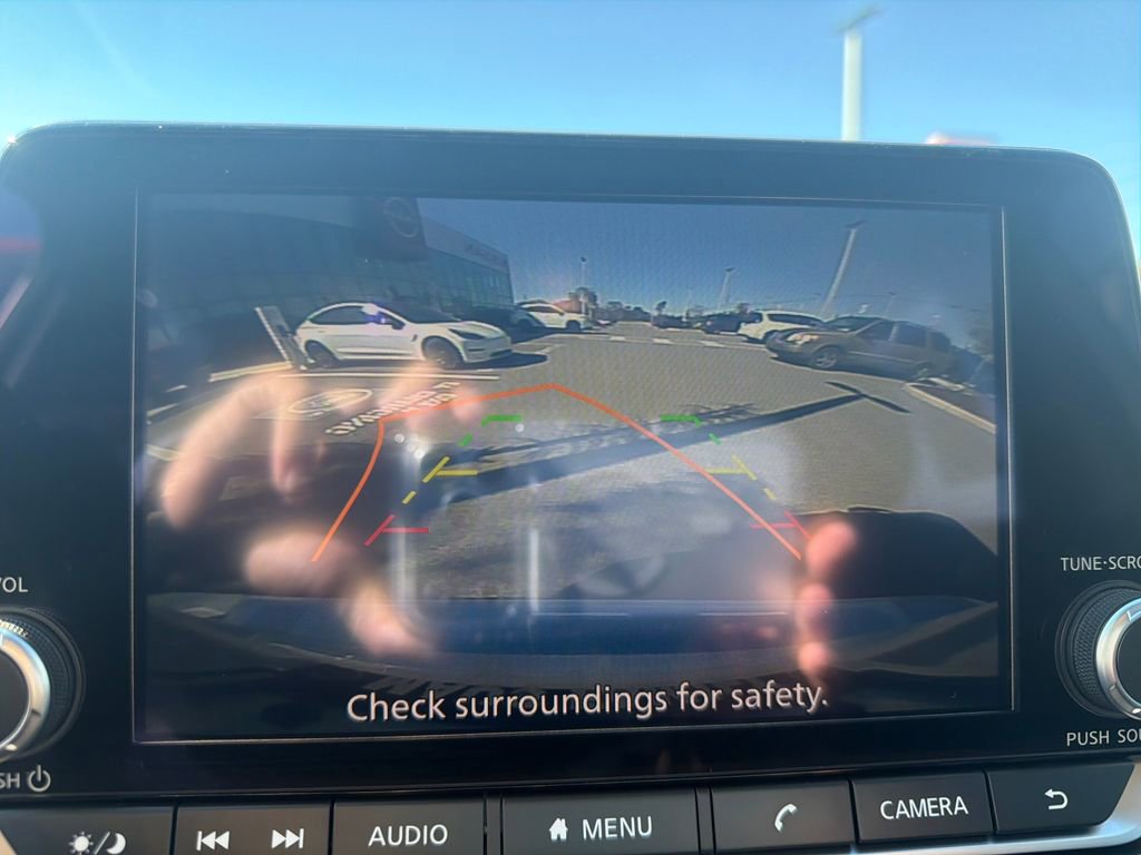 Used 2024 Nissan Rogue SV image 37