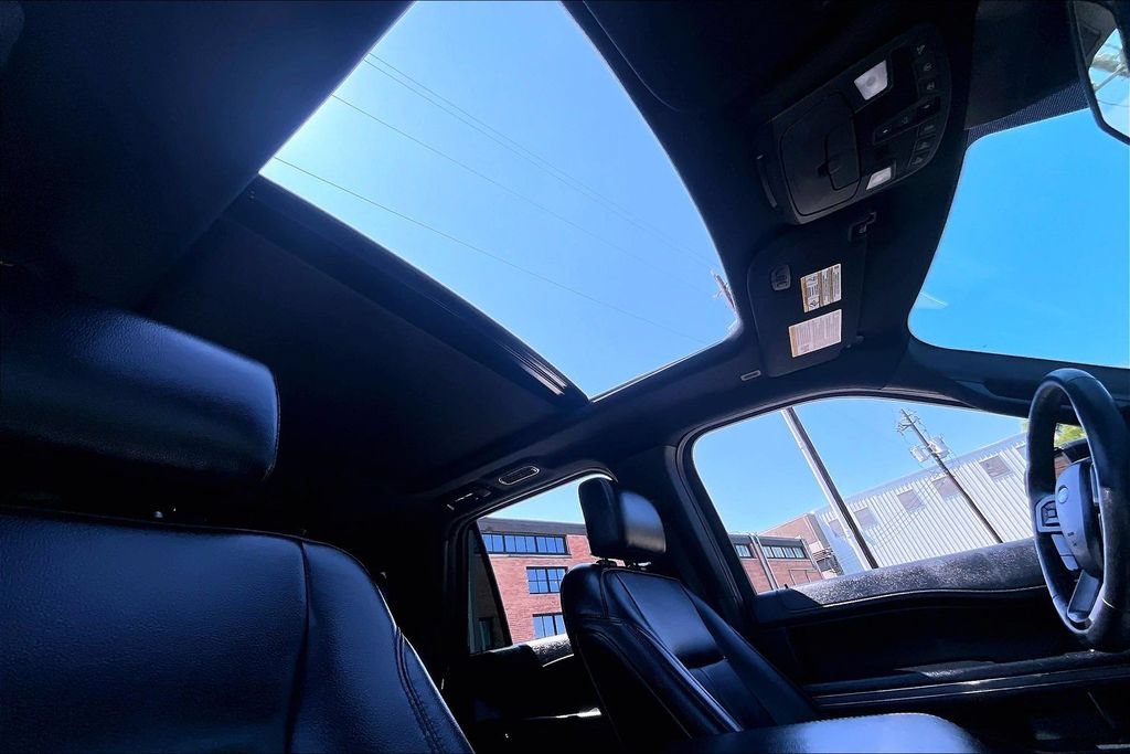 Used 2020 Ford Expedition XLT w/ Equipment Group 202A RWD image 23