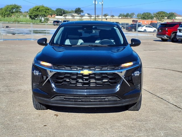 Used 2026 Chevrolet Trax LS w/ Driver Confidence Package FWD image 2