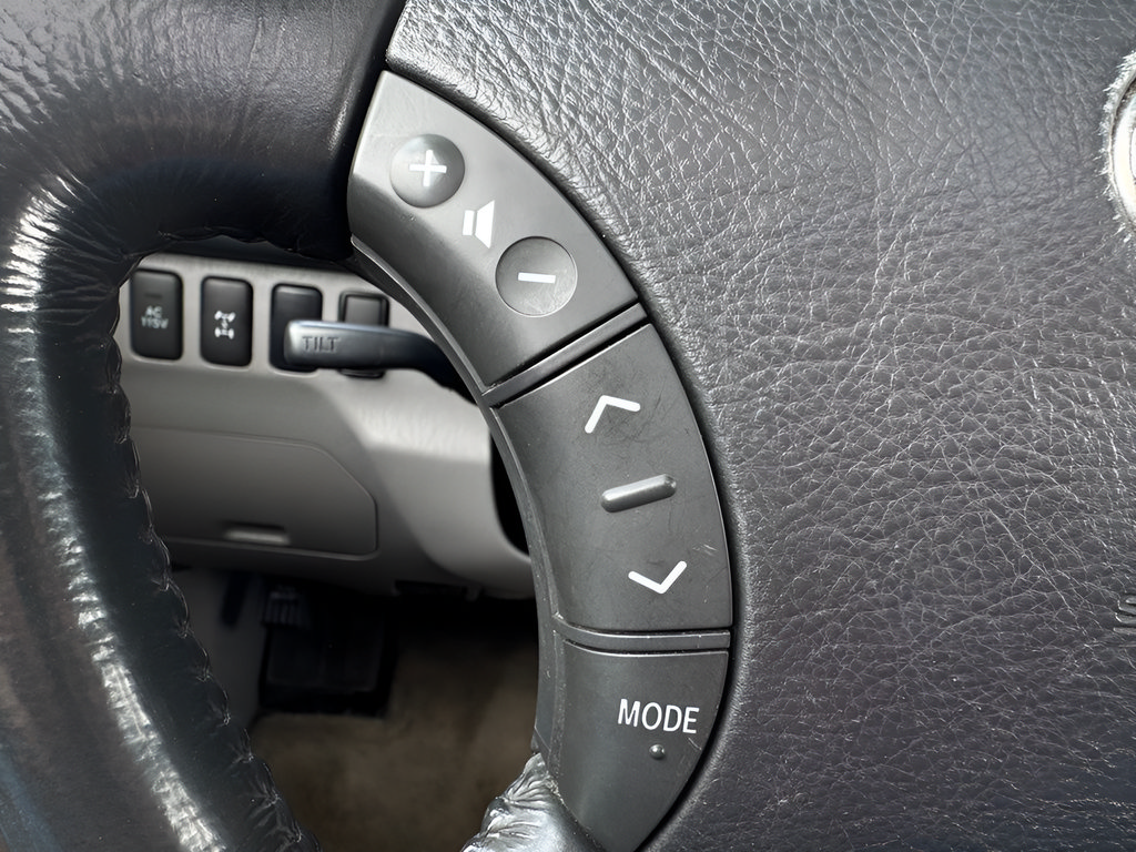 Used 2005 Toyota 4Runner Limited AWD/4WD image 21
