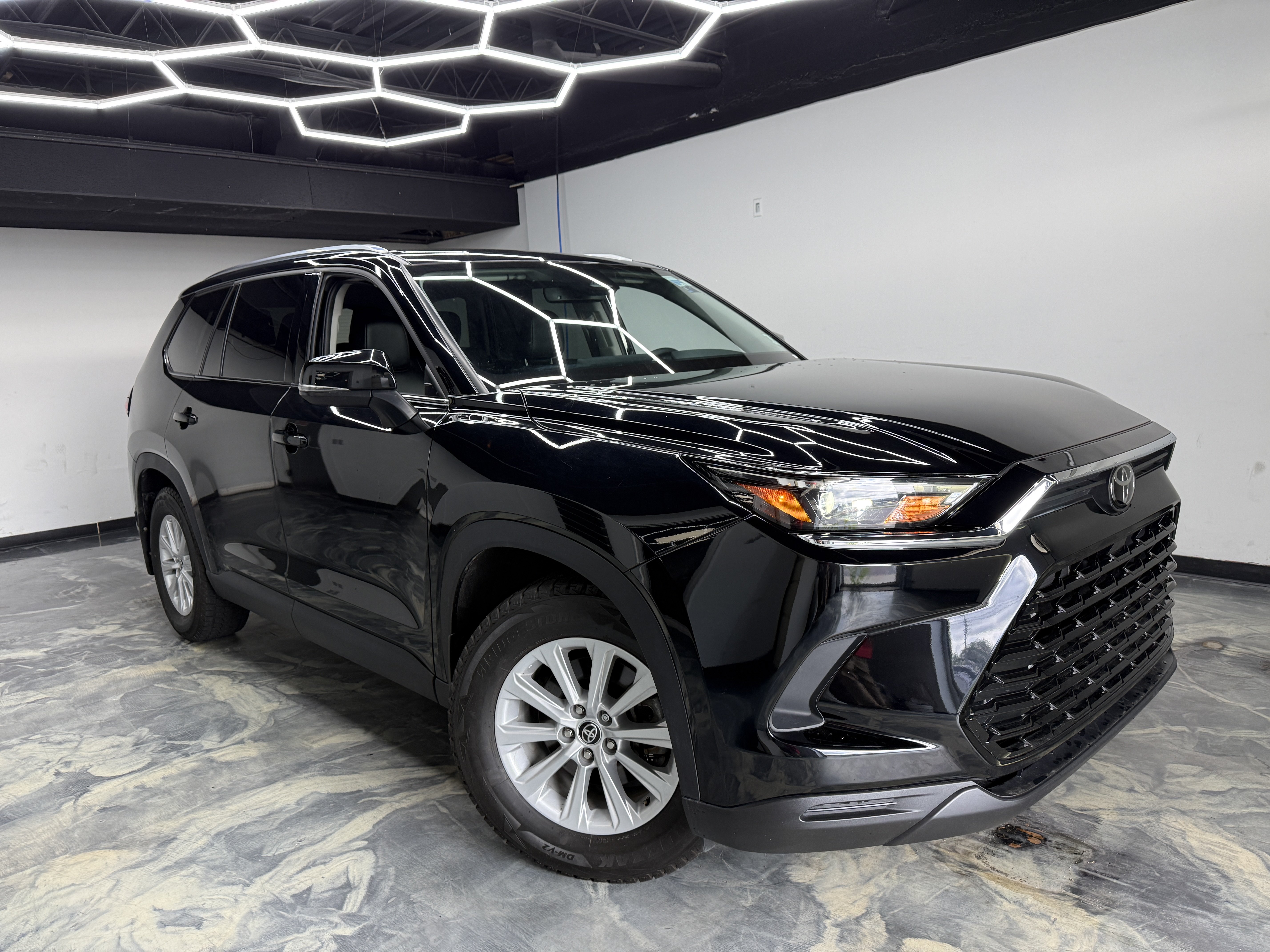 Used 2024 Toyota Grand Highlander AWD image 6
