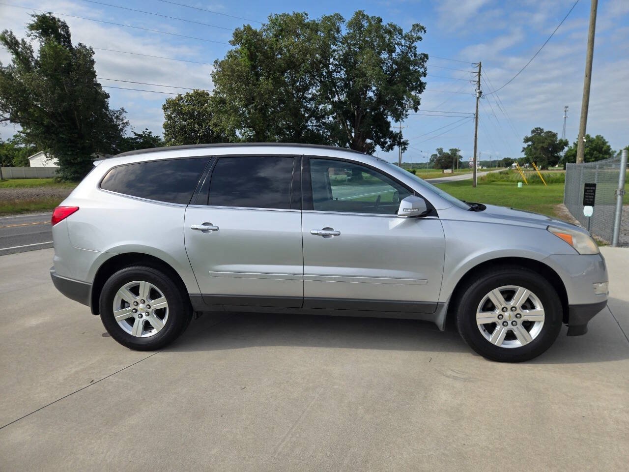 Used 2012 Chevrolet Traverse LT FWD image 18