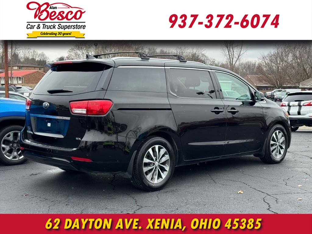 Used 2017 Kia Sedona SX image 4