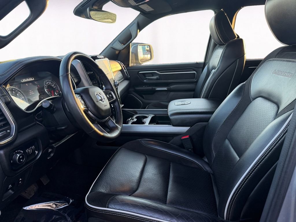 Used 2025 RAM 1500 Laramie AWD/4WD image 9